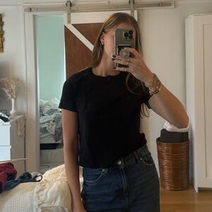 Black crewneck t shirt